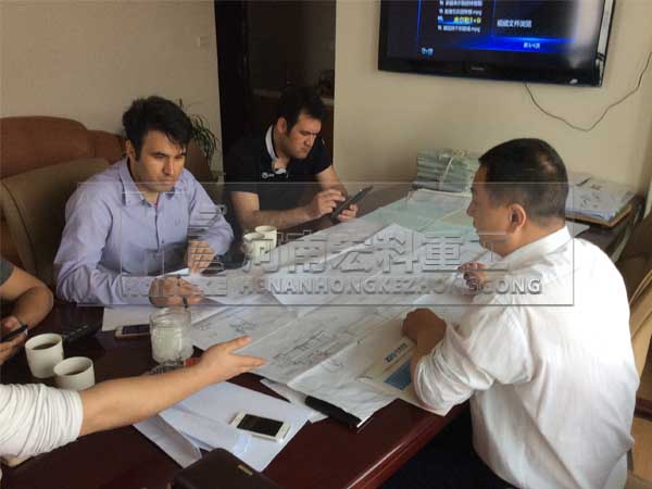 伊朗客戶考察海綿鐵回轉(zhuǎn)窯設備